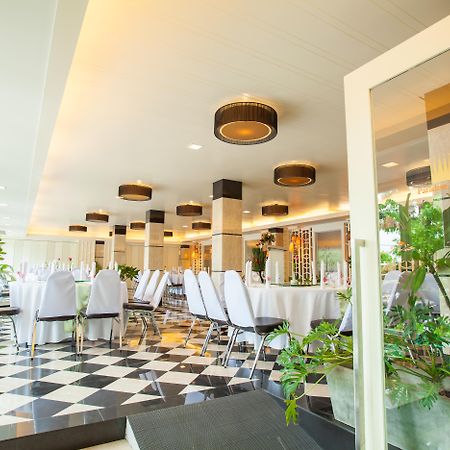Paradise Hotel Udonthani Exteriör bild