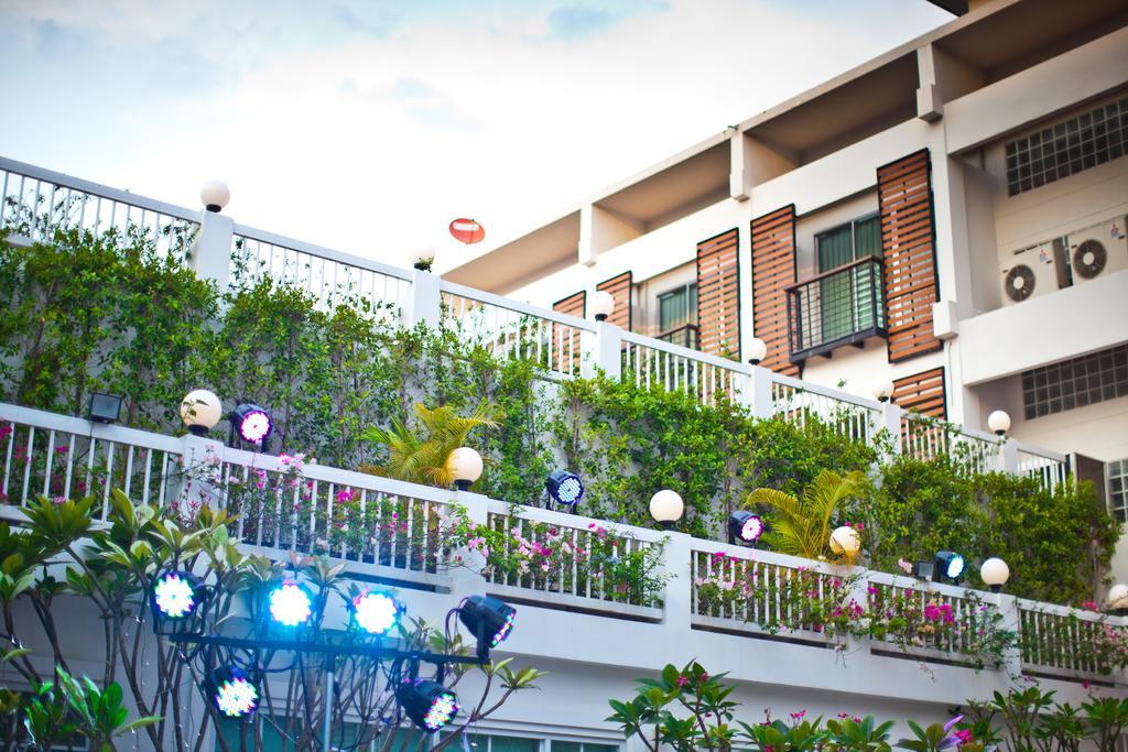 Paradise Hotel Udonthani Exteriör bild