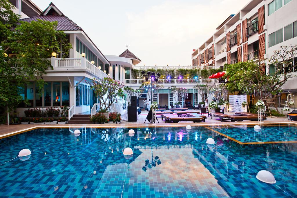 Paradise Hotel Udonthani Exteriör bild